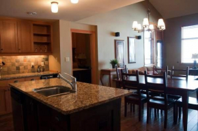 Slalom Creek 2 Bedroom & Den